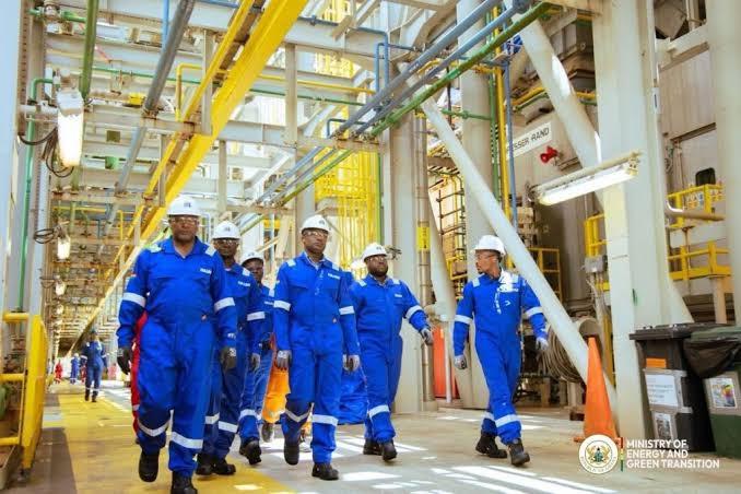 Ghana Begins Commercial Production From Major TEN Oil Field 1 Ghana’s offshore TEN oil project begins commercial production in 2016.
